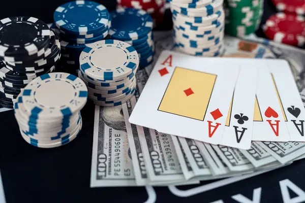 Three Card Poker table layout showing ante and play betting zones